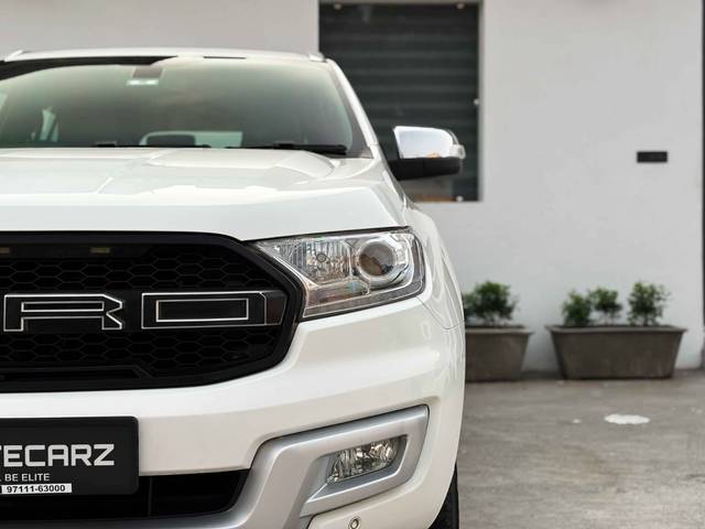 https://images10.gaadi.com/usedcar_image/4602782/original/16889f7d1d6152597320fb9a0ef5aece.jpg?imwidth=6401