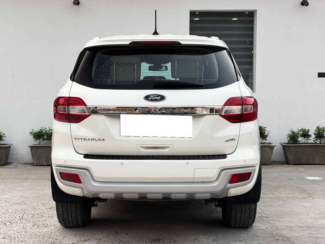 https://images10.gaadi.com/usedcar_image/4602782/original/processed_39b82955b07d83115b26bbcbe7d89d76.jpg?imwidth=6401
