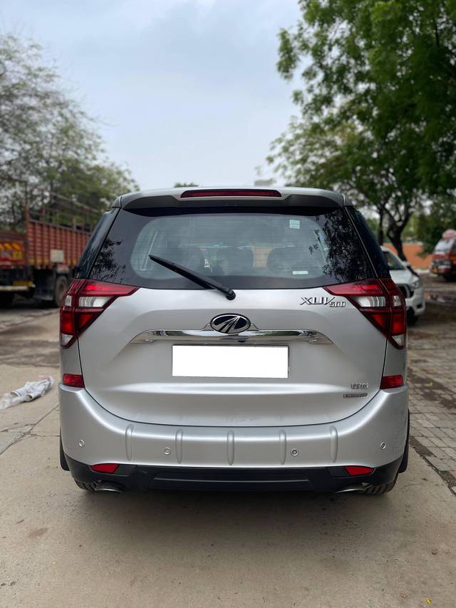 https://images10.gaadi.com/usedcar_image/4602801/original/processed_35fba90ed4009318a0421bd3e2be3c1a.jpg?imwidth=6401