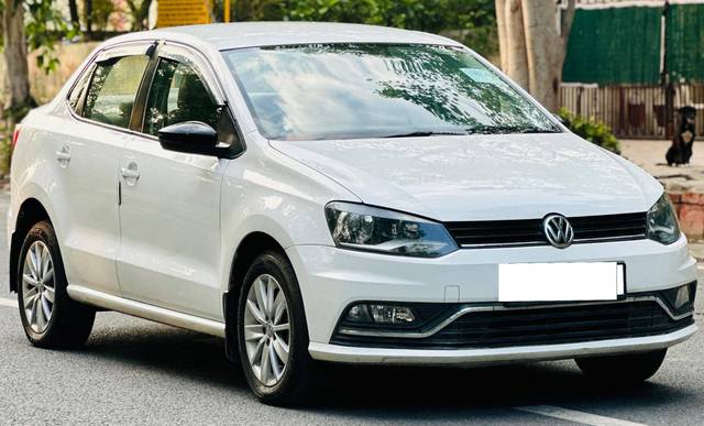https://images10.gaadi.com/usedcar_image/4602817/original/processed_08d8c3cac32807ca124db41aa089560a.jpg?imwidth=6400