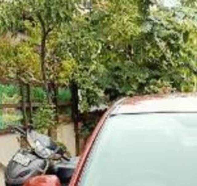 https://images10.gaadi.com/usedcar_image/4602818/original/processed_9586f34d-0464-47fe-a9ce-9d81a488f867.jpg?imwidth=6400
