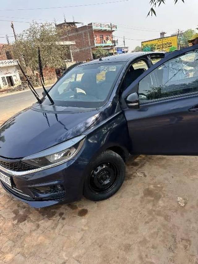 https://images10.gaadi.com/usedcar_image/4602822/original/processed_9ce2924d-45f7-4566-838f-2c96498b1f0f.jpeg?imwidth=6402