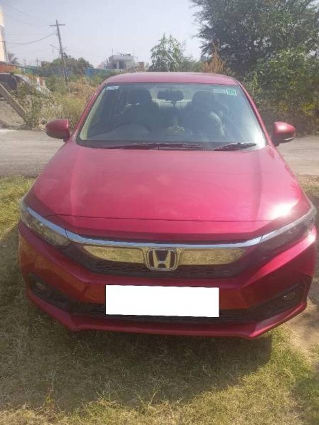 https://images10.gaadi.com/usedcar_image/4602824/original/processed_33e945c7-8a7b-4547-901e-47adea01a55a.jpg?imwidth=6400