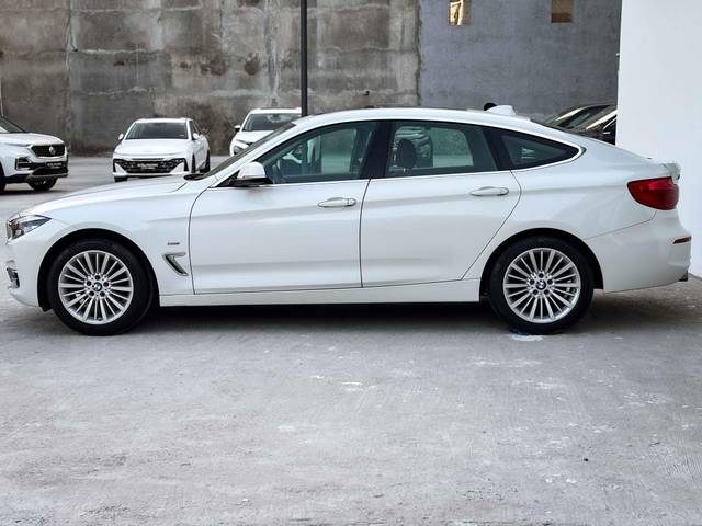 https://images10.gaadi.com/usedcar_image/4602834/original/2f7a3c26516c205ea9a6ad972d026578.jpg?imwidth=6402
