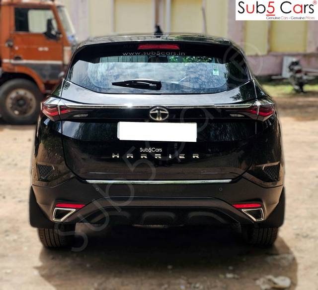 https://images10.gaadi.com/usedcar_image/4602876/original/processed_4e648a7b51bf81a531b4760ebbea89e5.jpg?imwidth=6402