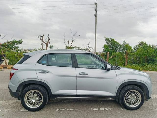https://images10.gaadi.com/usedcar_image/4602877/original/03d1bfa4501107e0ec1fada1992a8e8f.jpg?imwidth=6401
