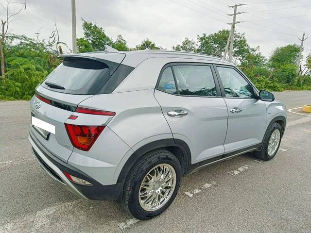 https://images10.gaadi.com/usedcar_image/4602877/original/processed_ca72512a2b4339f8fe8a975e40821ee0.jpg?imwidth=6402