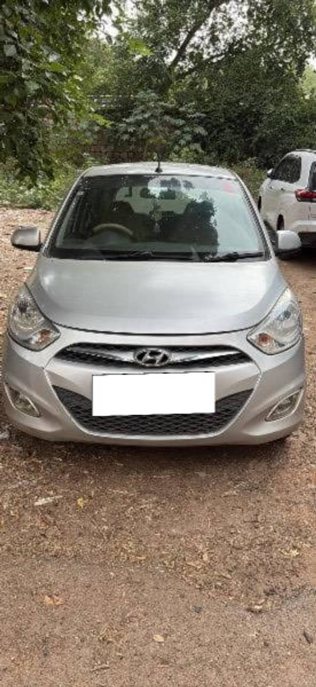 https://images10.gaadi.com/usedcar_image/4602880/original/processed_ad4647ea-4af0-419d-97cf-3b48c250b352.jpeg?imwidth=6402