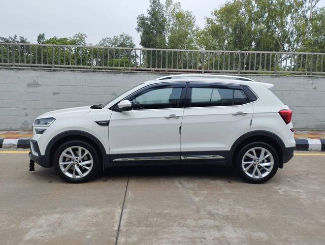 https://images10.gaadi.com/usedcar_image/4602898/original/processed_3861afaad0052fa449bc0b87f1fdcd66.jpg?imwidth=6402