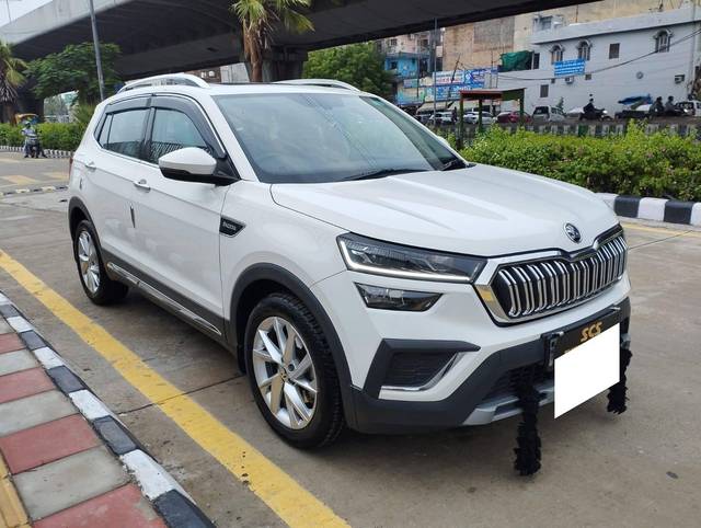 https://images10.gaadi.com/usedcar_image/4602898/original/processed_deaffd371192057f605ed5a908a547bb.jpg?imwidth=6400