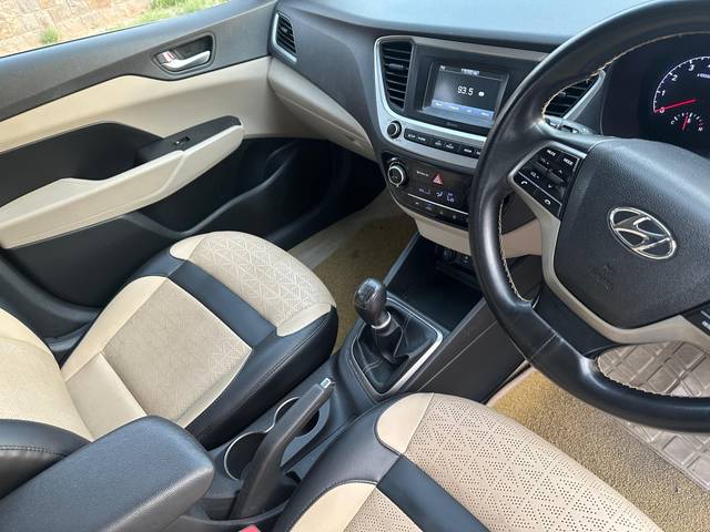 https://images10.gaadi.com/usedcar_image/4602902/original/9a6e8c13443ba041c2d45f6d3685f7d9.jpg?imwidth=6402