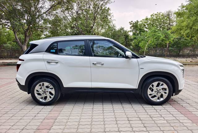 https://images10.gaadi.com/usedcar_image/4602905/original/58f10edf58ab8cde938cda891cb22ed9.jpg?imwidth=6401