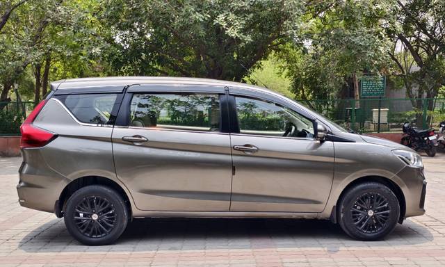 https://images10.gaadi.com/usedcar_image/4602911/original/processed_d0c4e42310d3fc5482edbce4c38c8567.jpg?imwidth=6401