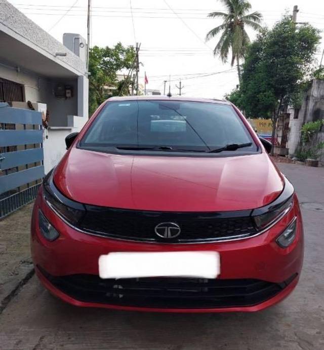 https://images10.gaadi.com/usedcar_image/4602917/original/processed_6a035488-1e2d-4d66-aeb5-7e2921c7c8a2.jpeg?imwidth=6402