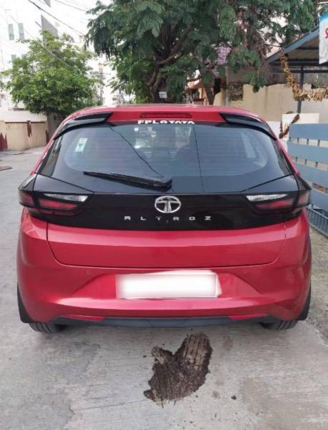 https://images10.gaadi.com/usedcar_image/4602917/original/processed_72b10110-b800-48f8-99d9-03a0bedcf4a9.jpeg?imwidth=6401