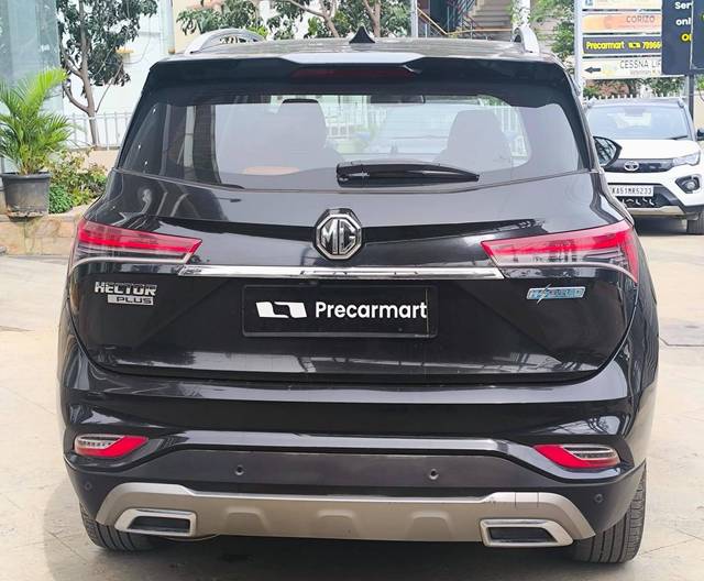 https://images10.gaadi.com/usedcar_image/4602918/original/processed_0f58f0ebfdae271da9a8fde773a4d8e3.jpeg?imwidth=6401