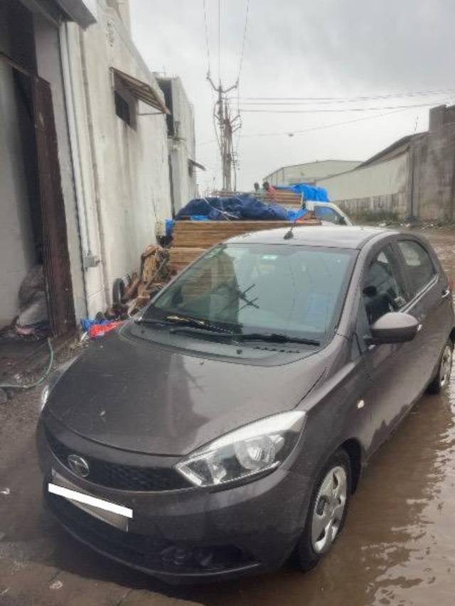 https://images10.gaadi.com/usedcar_image/4602940/original/processed_9b10426e-f176-441e-befd-138162305447.jpg?imwidth=6400