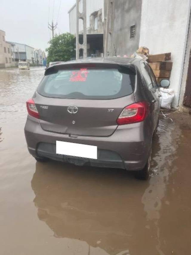 https://images10.gaadi.com/usedcar_image/4602940/original/processed_b9ca5c2d-4e07-4187-8a38-3b59c23689d0.jpg?imwidth=6402
