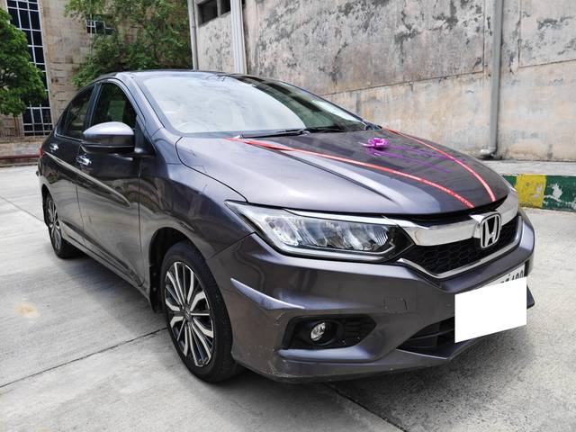 https://images10.gaadi.com/usedcar_image/4602948/original/processed_633ae8eeec99c39a74bc8dc7294a1285.jpg?imwidth=6400