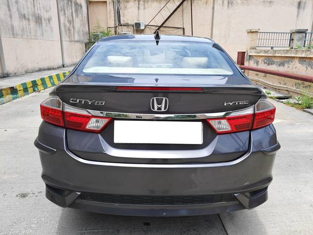 https://images10.gaadi.com/usedcar_image/4602948/original/processed_a80d22a23d1b8eb929534bda00f26465.jpg?imwidth=6402