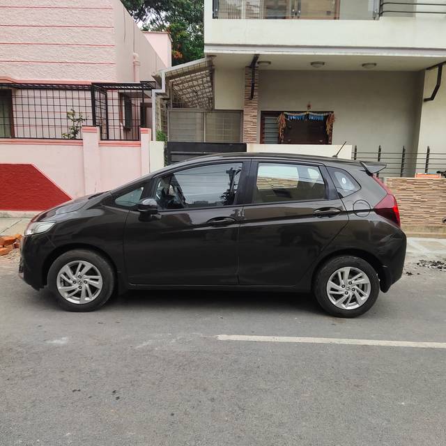 https://images10.gaadi.com/usedcar_image/4602955/original/fe4f248e3e2e4e470147e576b2a8790d.jpg?imwidth=6402