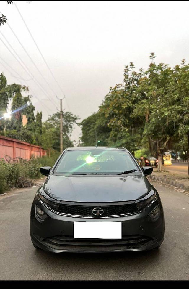 https://images10.gaadi.com/usedcar_image/4602959/original/processed_1694b8d273e2b994c308d2459ab36400.jpg?imwidth=6401