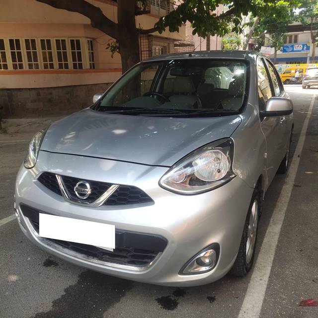 https://images10.gaadi.com/usedcar_image/4602960/original/processed_90a3188c57bf6b91eee96e8f5da0806a.jpg?imwidth=6402