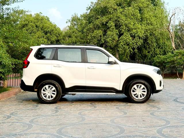 https://images10.gaadi.com/usedcar_image/4602964/original/be3d9b684b1b7c23aac0bf16a07af3aa.jpg?imwidth=6401