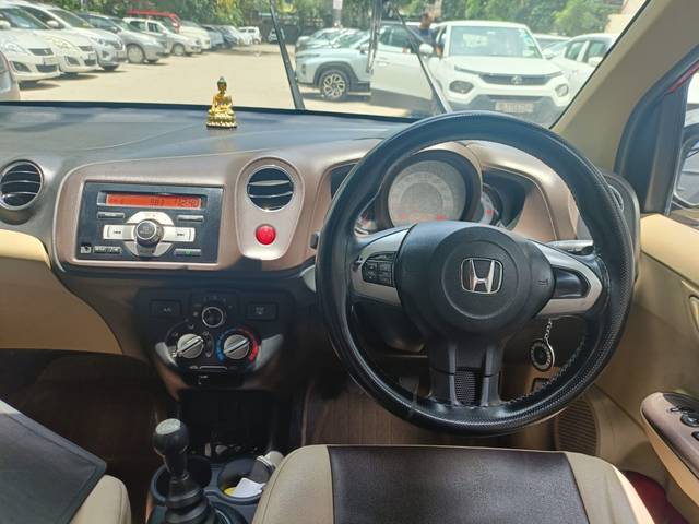 https://images10.gaadi.com/usedcar_image/4602967/original/b8a981f2-31bf-4cfa-9f9f-4410442845cb.jpg?imwidth=6402