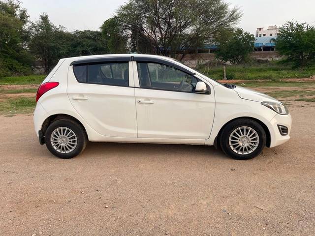 https://images10.gaadi.com/usedcar_image/4603039/original/90b5bee0e8b89ddf508609535641edaa.jpg?imwidth=6401