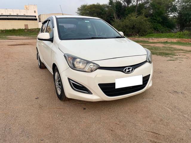 https://images10.gaadi.com/usedcar_image/4603039/original/processed_48d2255f2640e390bf7dbd3d218b4dc4.jpg?imwidth=6400