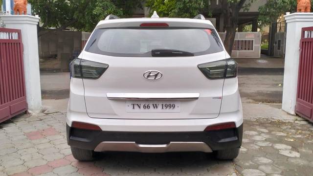 https://images10.gaadi.com/usedcar_image/4603049/original/processed_a6b7fb630d00389e69b4ca1712f19c35.jpg?imwidth=6401