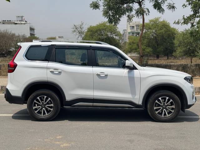 https://images10.gaadi.com/usedcar_image/4603050/original/b8291f23452f980999ab5a45388e1816.jpg?imwidth=6401
