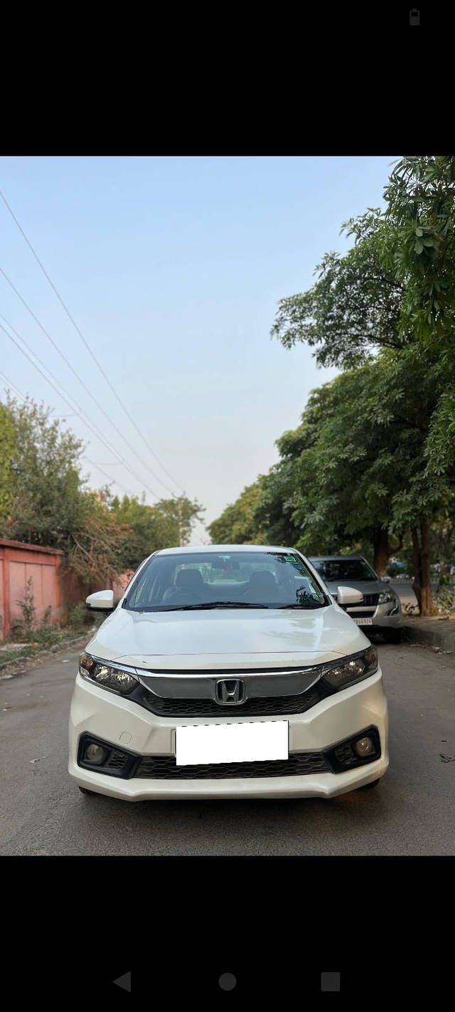 https://images10.gaadi.com/usedcar_image/4603056/original/processed_f9f26afb8306d7184aabea8c88ed54fb.png?imwidth=6400