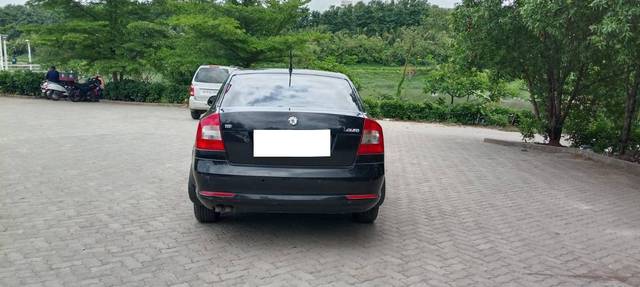 https://images10.gaadi.com/usedcar_image/4603063/original/processed_783df772af1e43d300e64b3230dd6485.jpg?imwidth=6401