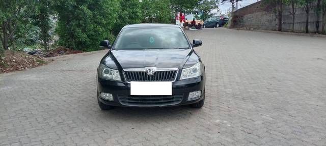 https://images10.gaadi.com/usedcar_image/4603063/original/processed_88d7566f961445c8a4a5db81efc862d9.jpg?imwidth=6400