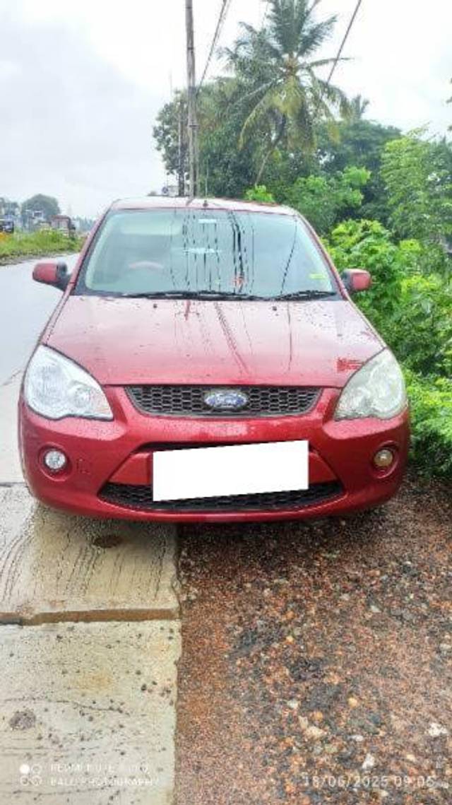 https://images10.gaadi.com/usedcar_image/4603065/original/processed_853e51bb-3038-41de-ab88-1f2480d26d5d.jpg?imwidth=6402