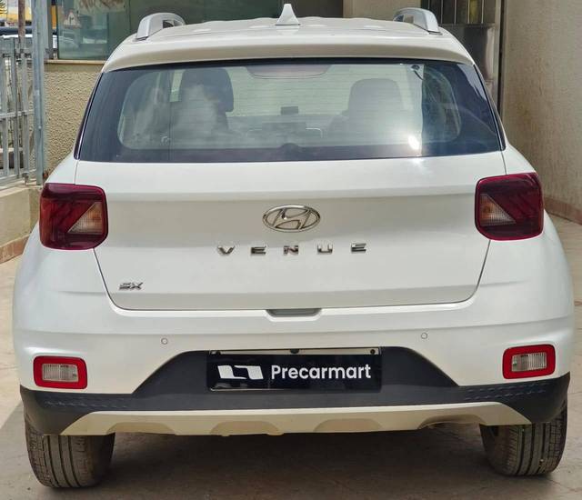 https://images10.gaadi.com/usedcar_image/4603067/original/processed_fad10470f2390acee62589e1eb16173b.jpeg?imwidth=6402