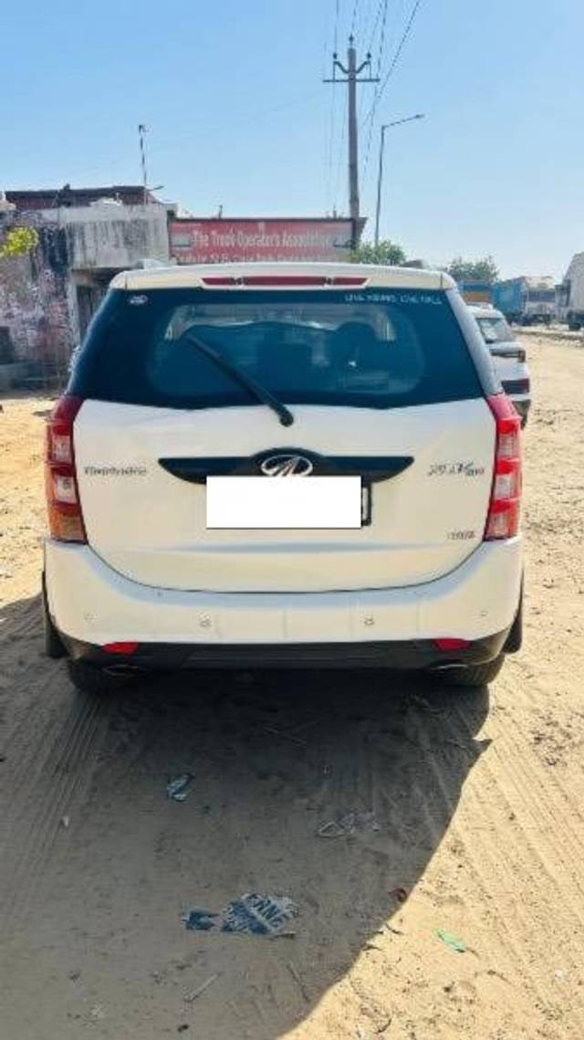 https://images10.gaadi.com/usedcar_image/4603068/original/processed_9453aaf4-3794-4728-91b1-0aa961651ac5.jpeg?imwidth=6402