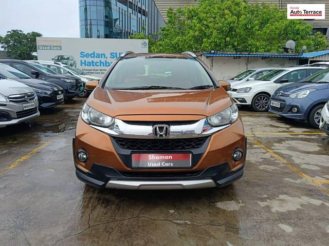 https://images10.gaadi.com/usedcar_image/4603076/original/2af7ca4541ffdedd812e3fc946c6d115.jpg?imwidth=6400