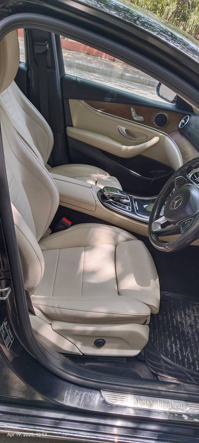 https://images10.gaadi.com/usedcar_image/4603082/original/e6231b216bbe5ddb00b331811d55b1dd.jpg?imwidth=6402