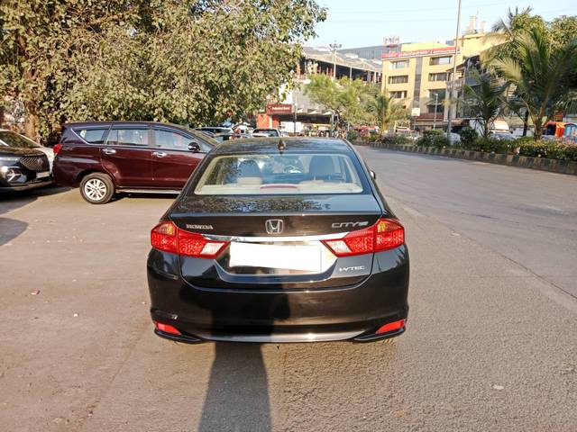 https://images10.gaadi.com/usedcar_image/4603093/original/processed_b9f387dbad2965dcc817bd3344e44529.jpg?imwidth=6401