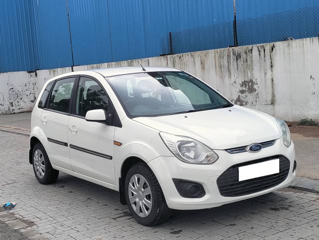 https://images10.gaadi.com/usedcar_image/4603097/original/processed_5a18c491c5e625a270bd8c1f2255bed3.jpg?imwidth=6400