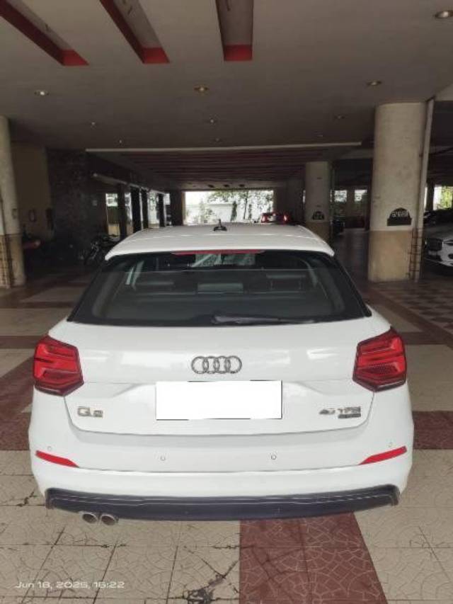 https://images10.gaadi.com/usedcar_image/4603105/original/processed_f06eeb36-49c9-48a3-9bde-258dabeb53e6.jpg?imwidth=6400