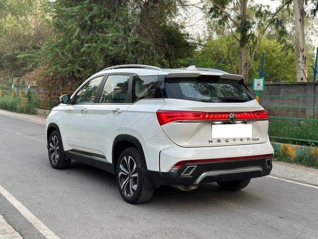 https://images10.gaadi.com/usedcar_image/4603116/original/processed_e0ec4662866fc8215863fdd9654254ba.jpg?imwidth=6402