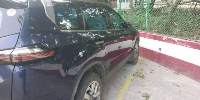 https://images10.gaadi.com/usedcar_image/4603126/original/processed_53f5d43b-0fe8-490b-9560-1540f22d844e.jpeg?imwidth=6400