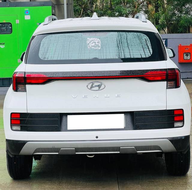 https://images10.gaadi.com/usedcar_image/4603242/original/processed_70e28f1ba09b72acdfe1abefd8a05f68.jpg?imwidth=6402