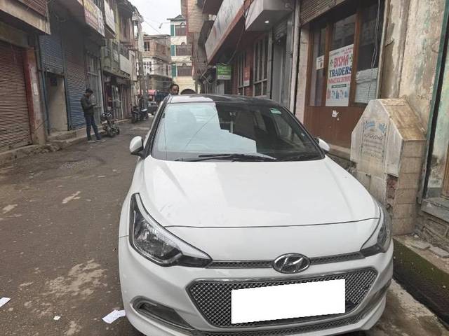 https://images10.gaadi.com/usedcar_image/4603243/original/processed_1f008b2d-12d2-42e0-877a-ad96d4f001a7.jpeg?imwidth=6400