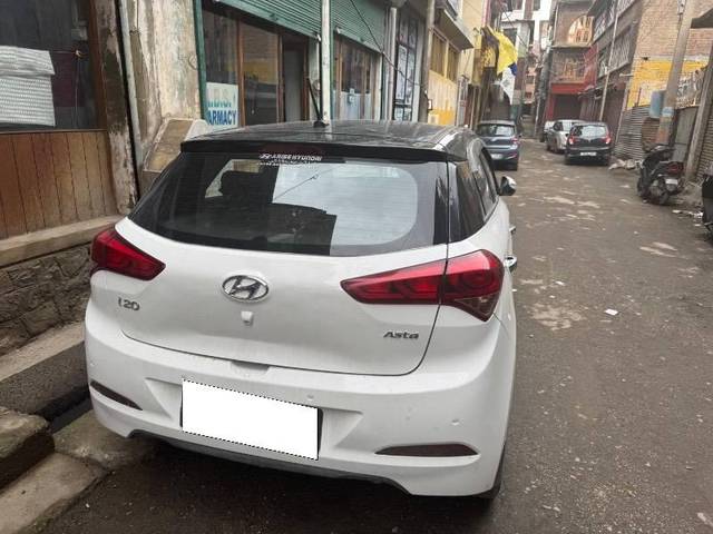 https://images10.gaadi.com/usedcar_image/4603243/original/processed_66d94565-4efe-4df0-8bdc-0c91d39313fb.jpeg?imwidth=6401