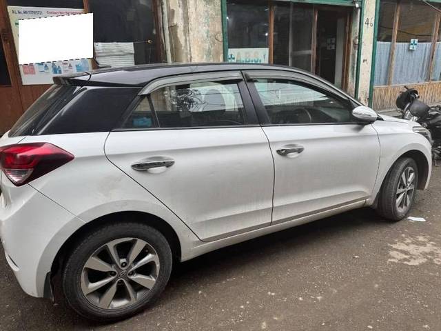 https://images10.gaadi.com/usedcar_image/4603243/original/processed_85913cb5-6308-4fe2-90f5-baacae8191f4.jpeg?imwidth=6402